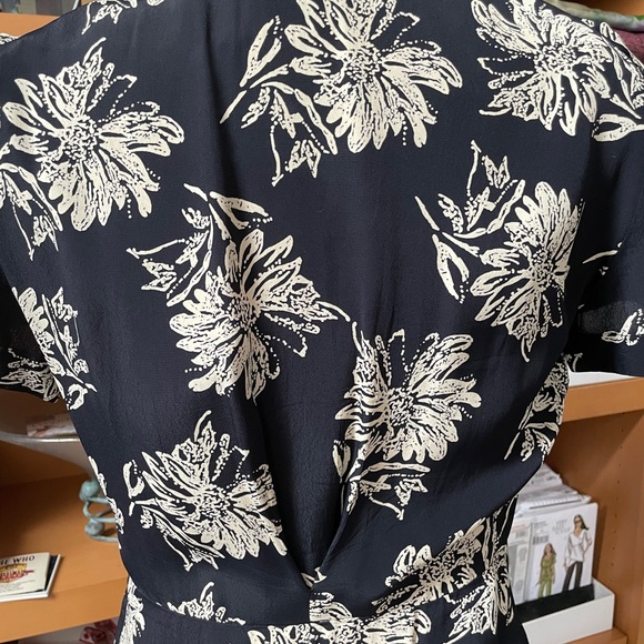 Vintage DKNY Rayon Floral Print Dress in Darkest Navy - Picture 8 of 9